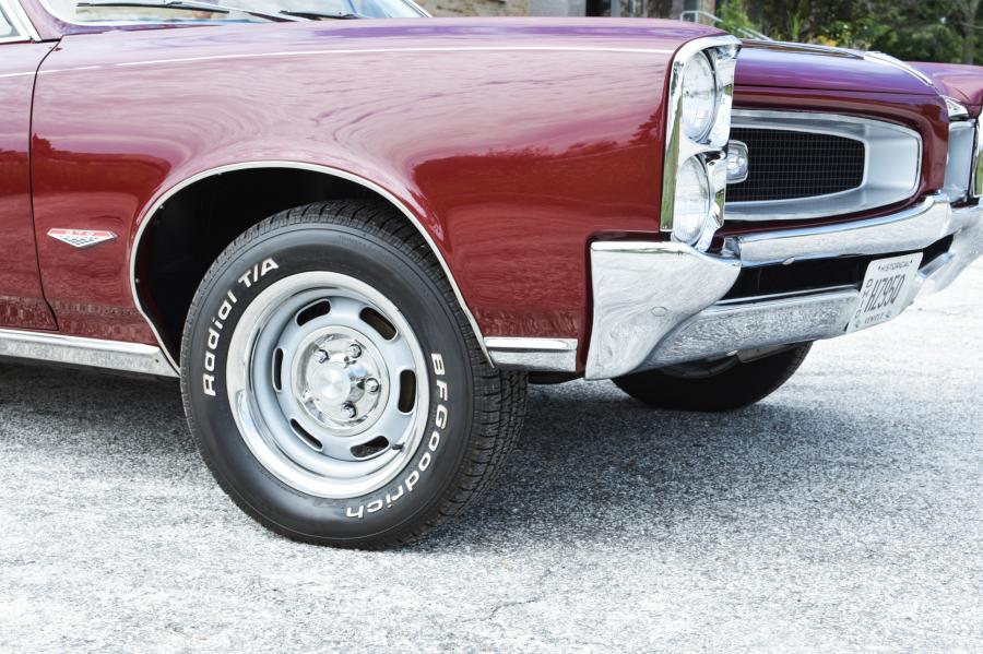 Детали экстерьера Pontiac Tempest GTO Convertible 1966 года  (фото 11 из 83)